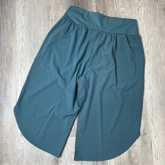 HALARA Breezeful High Waisted Crossover Pocket Quick Dry Capri Pants size XL NWT - Picture 5 of 9